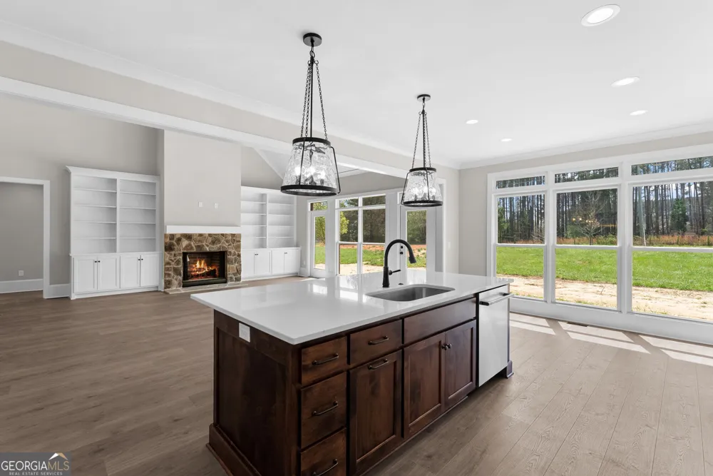 1300 Manjula LN Watkinsville, GA 30677
