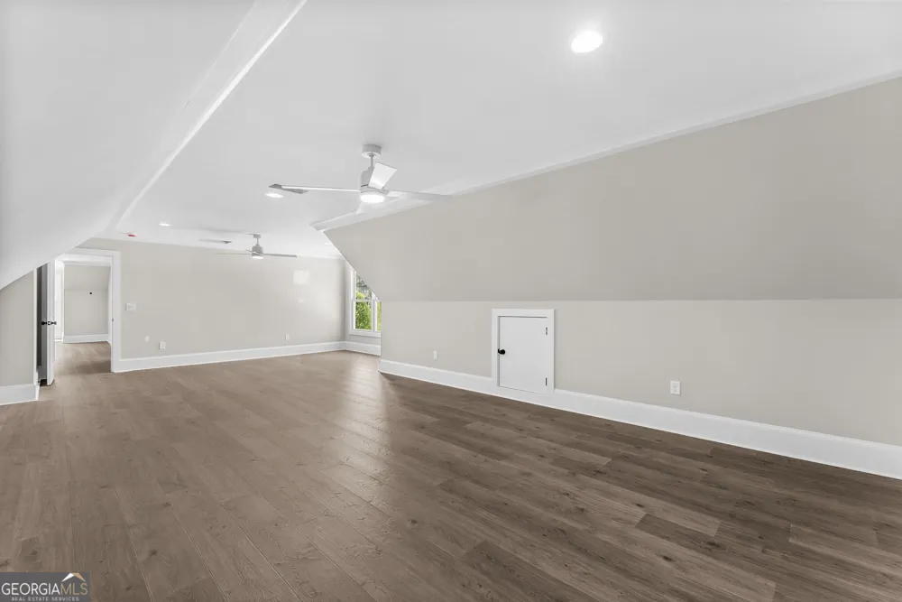 1300 Manjula LN Watkinsville, GA 30677