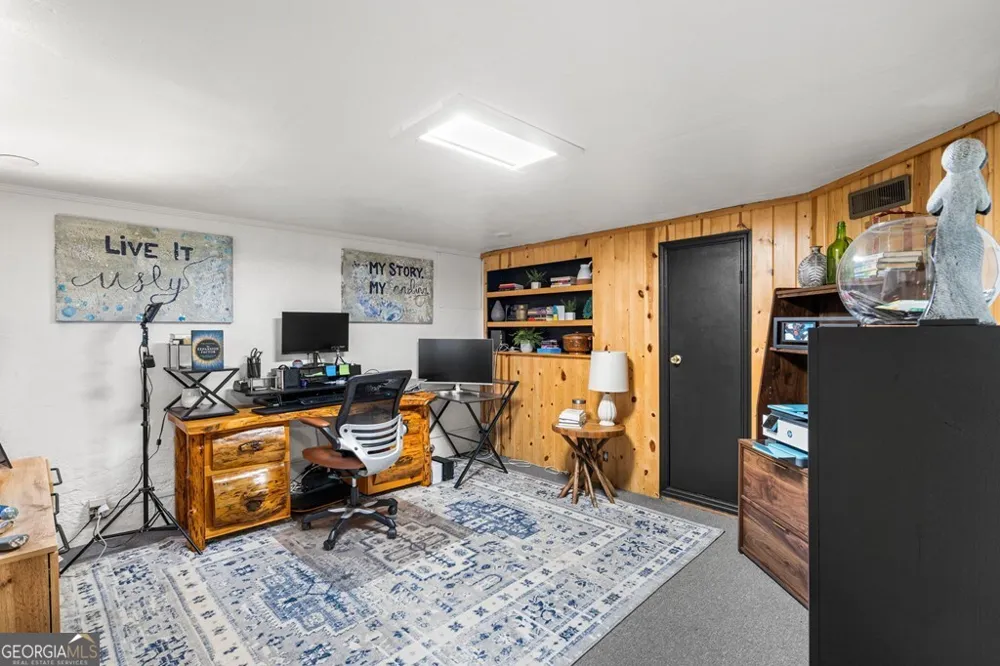 106 Settawig RD Brasstown, NC 28902