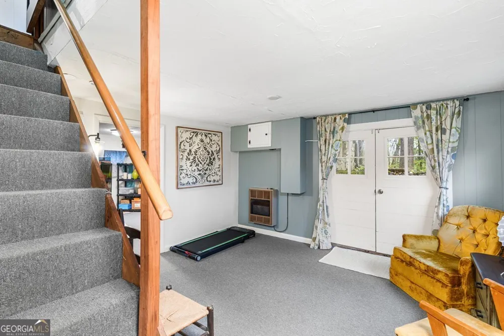 106 Settawig RD Brasstown, NC 28902