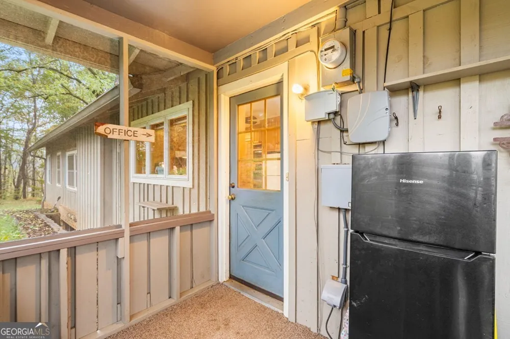 106 Settawig RD Brasstown, NC 28902