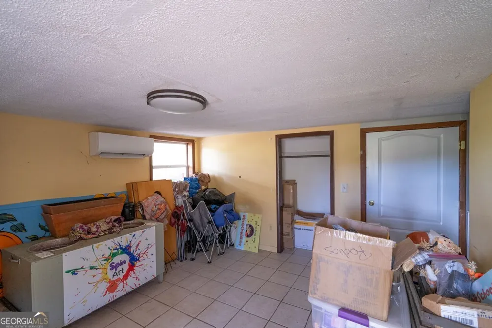 106 Settawig RD Brasstown, NC 28902