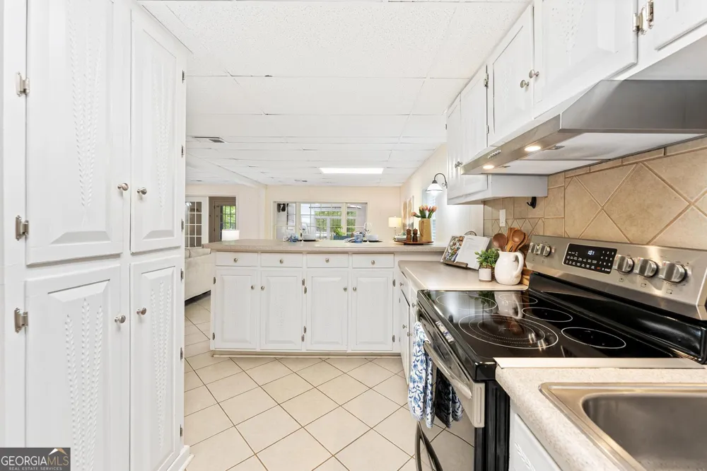 387 Chateau DR Lavonia, GA 30553
