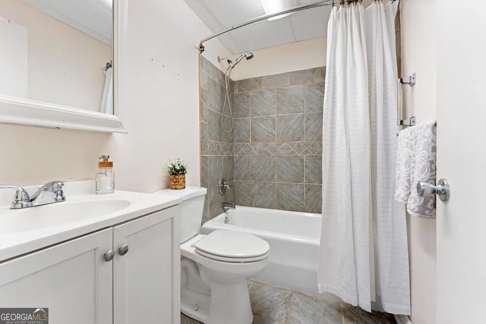 387 Chateau DR Lavonia, GA 30553