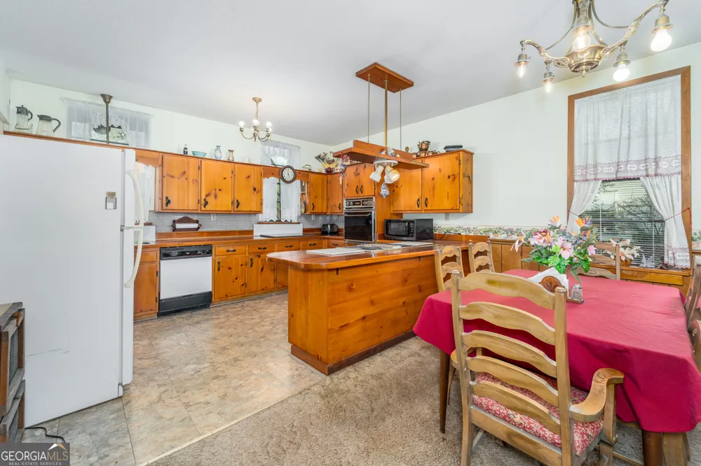 212 Butler ST Waycross, GA 31501