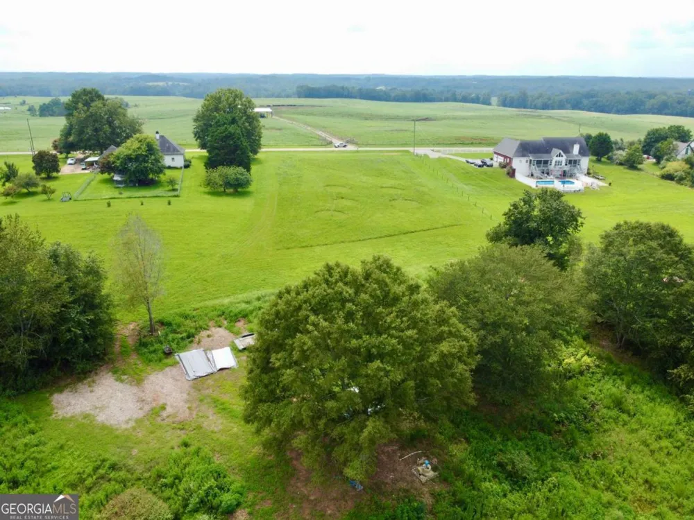 2536 Brindle Farmer RD Good Hope, GA 30641