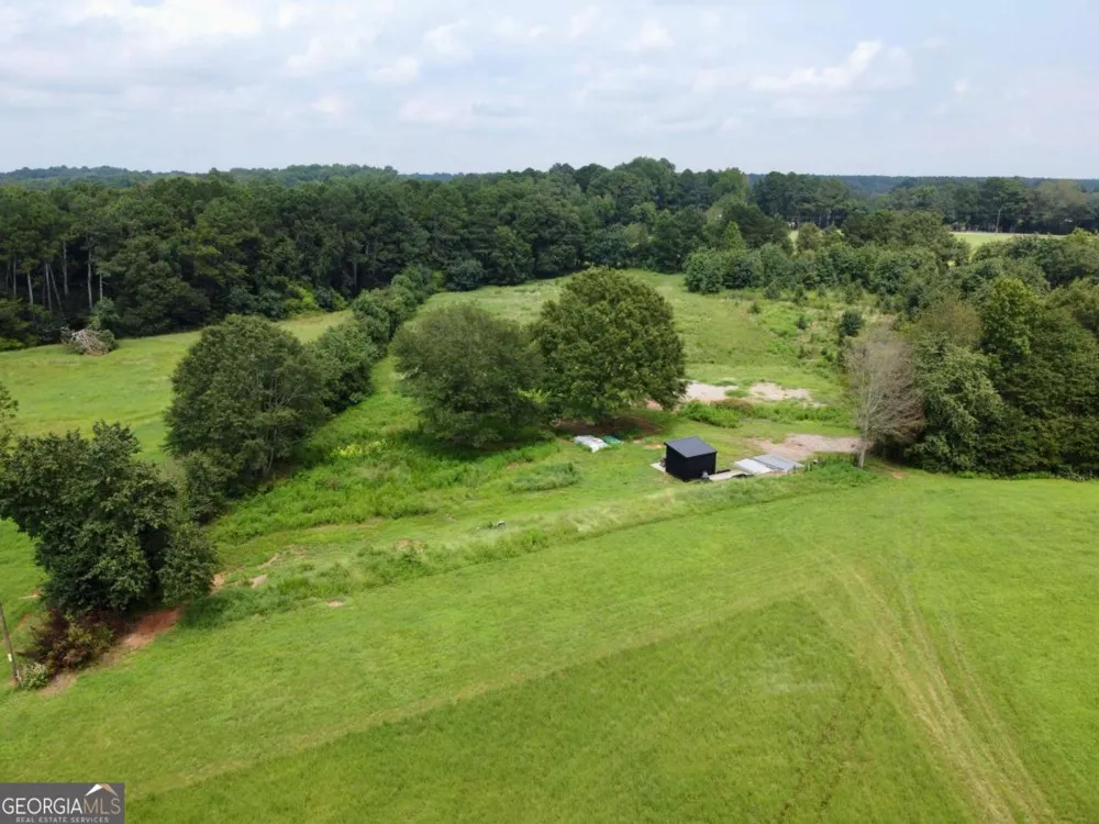 2536 Brindle Farmer RD Good Hope, GA 30641