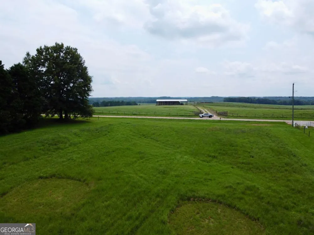 2536 Brindle Farmer RD Good Hope, GA 30641