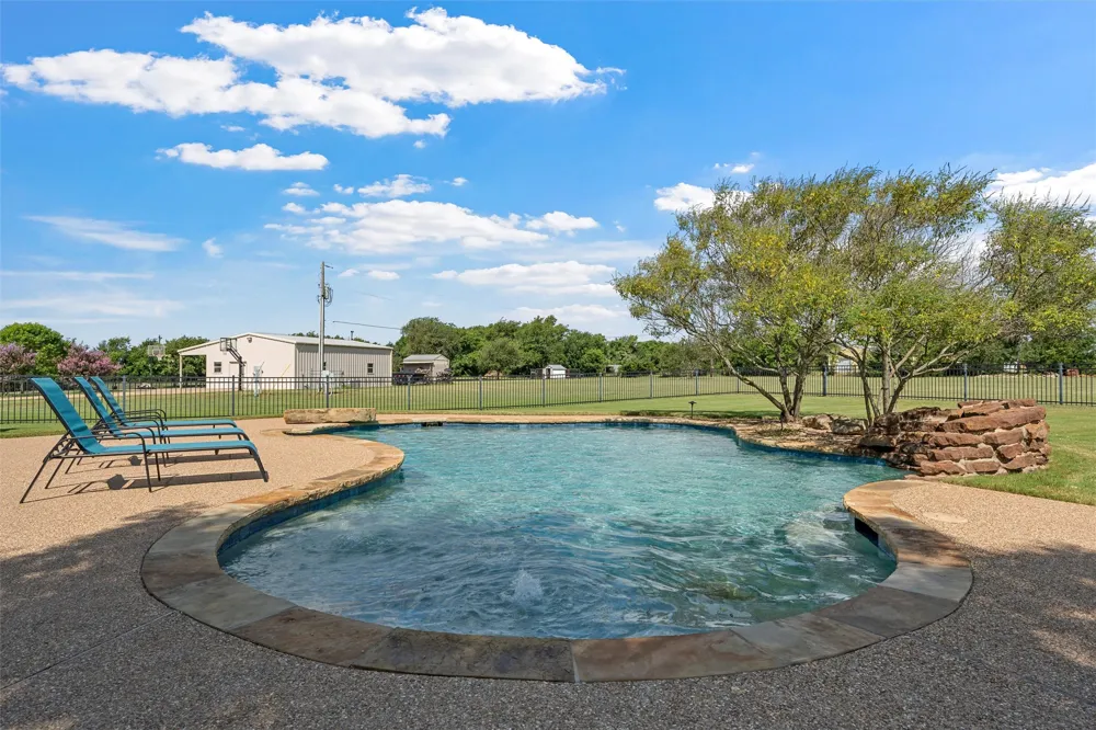 161 Rancho Lorena Drive Lorena, TX 76655