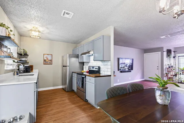 5250 Gordon Cooper Kirby, TX 78219