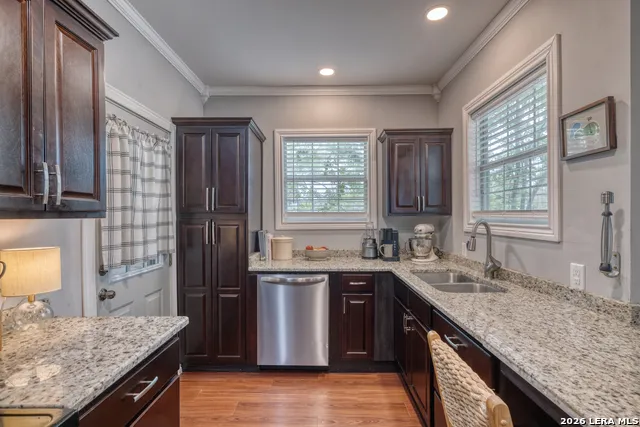 237 W OAK ST Uvalde, TX 78801