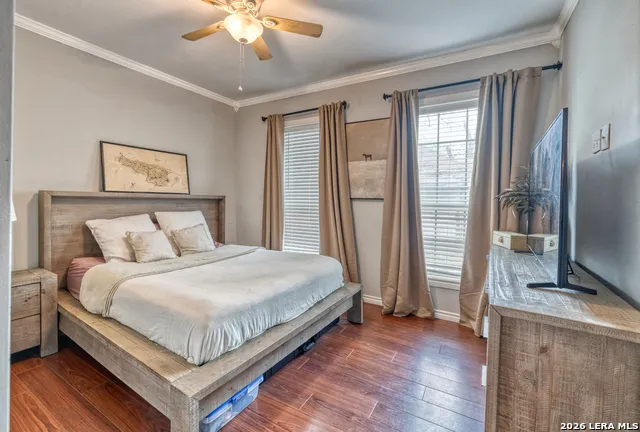 237 W OAK ST Uvalde, TX 78801