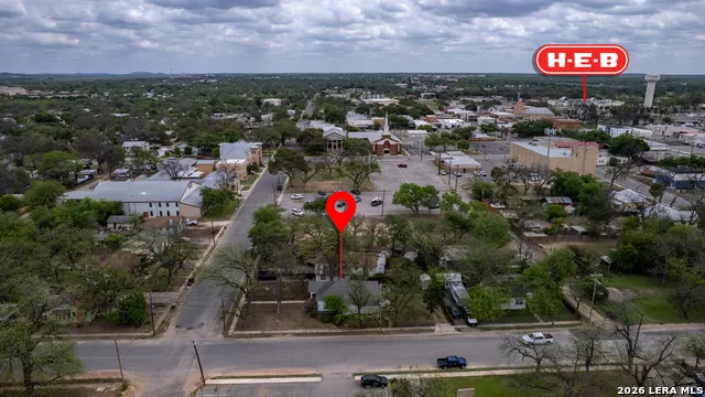 237 W OAK ST Uvalde, TX 78801