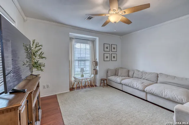 237 W OAK ST Uvalde, TX 78801