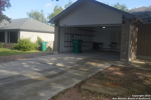 14847 lytle somerset Lytle, TX 78052
