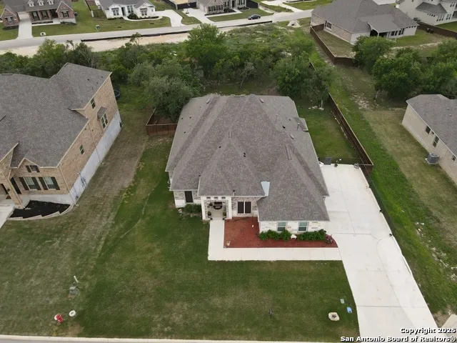 528 Lilly Blf Castroville, TX 78009