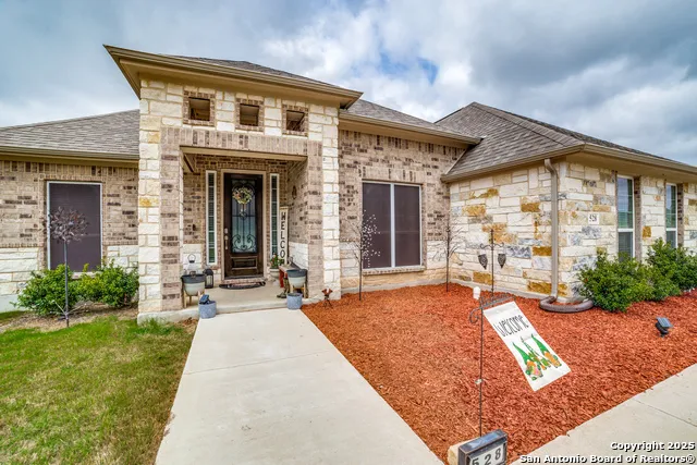 528 Lilly Blf Castroville, TX 78009