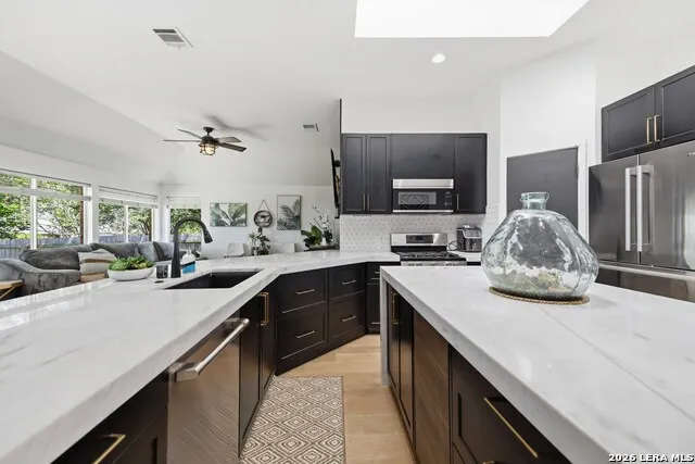 6435 OLD HARBOR LN Austin, TX 78739