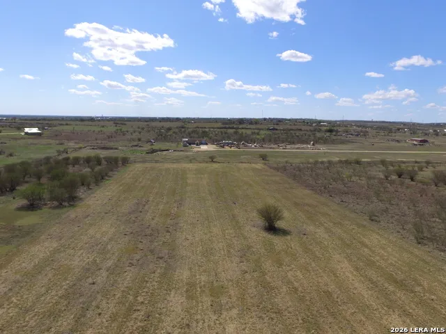 3373 Wetz Marion, TX 78124