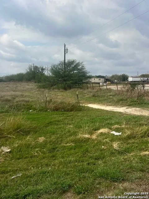 500 S Nixon Ave Nixon, TX 78140