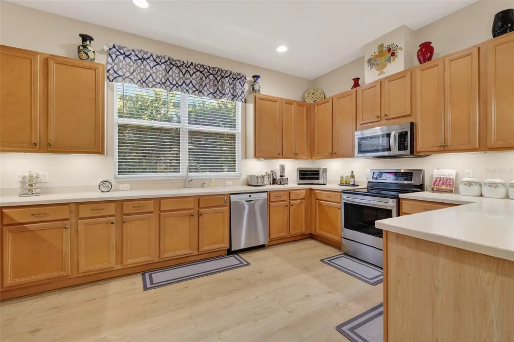 25517 LAUREL VALLEY ROAD Leesburg, FL 34748