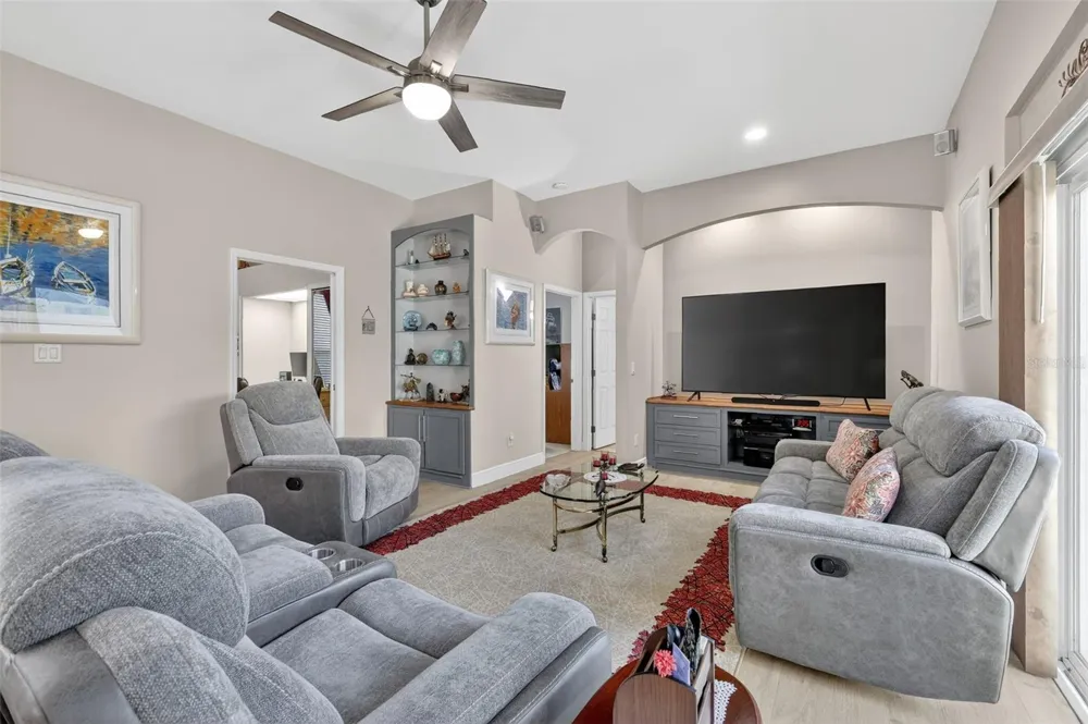 25517 LAUREL VALLEY ROAD Leesburg, FL 34748