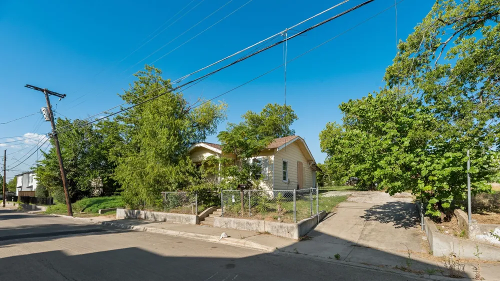 410 Patton Avenue Dallas, TX 75203