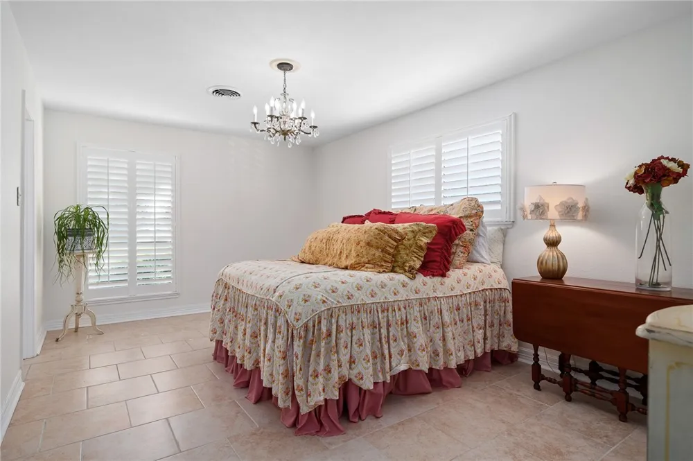 53 Camden Place Corpus Christi, TX 78412