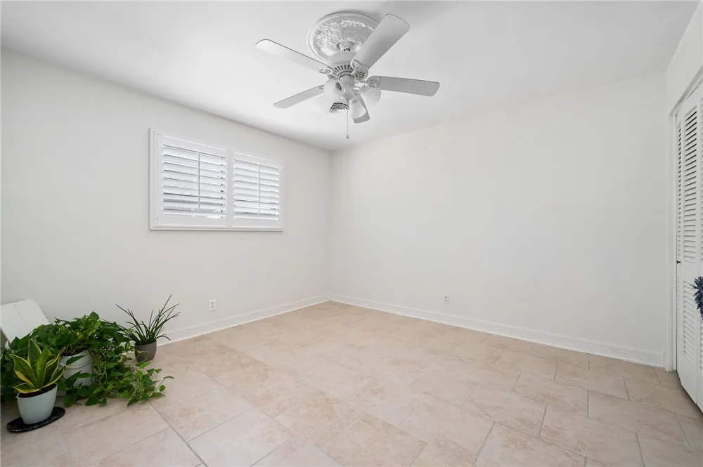 53 Camden Place Corpus Christi, TX 78412