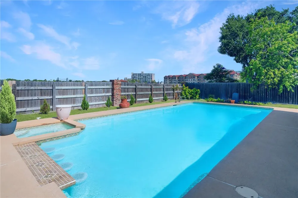53 Camden Place Corpus Christi, TX 78412