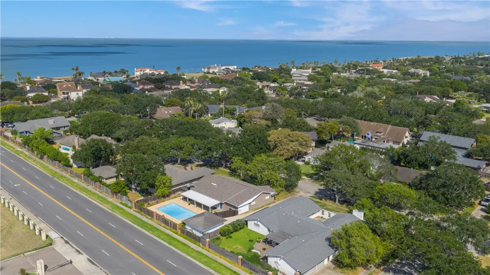 53 Camden Place Corpus Christi, TX 78412