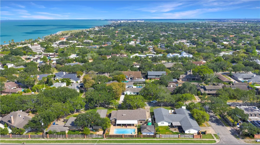 53 Camden Place Corpus Christi, TX 78412