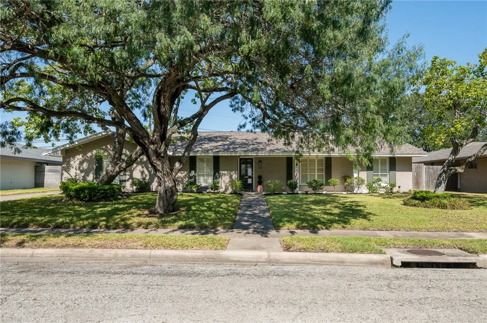 53 Camden Place Corpus Christi, TX 78412