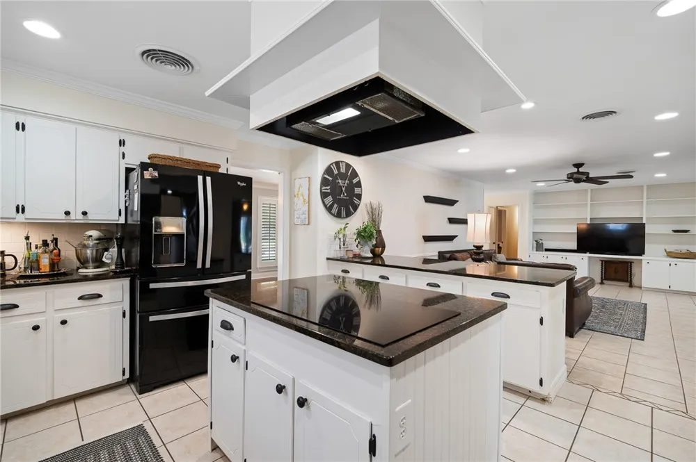 53 Camden Place Corpus Christi, TX 78412