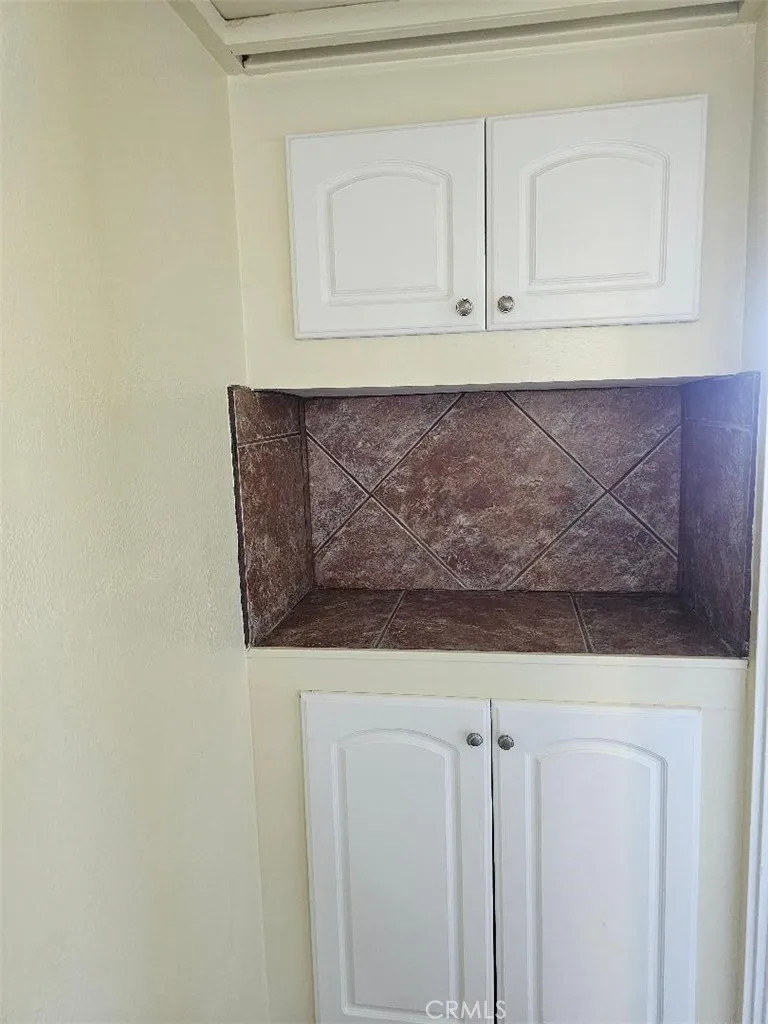 13084 Vaughn San Fernando, CA 91340