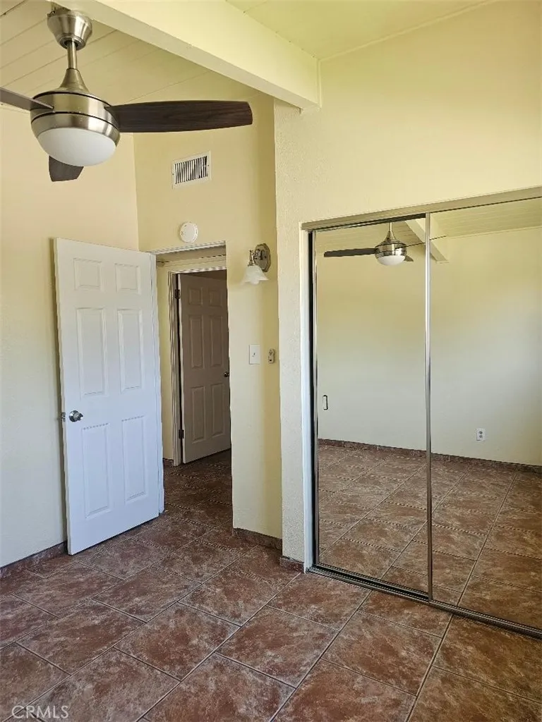 13084 Vaughn San Fernando, CA 91340