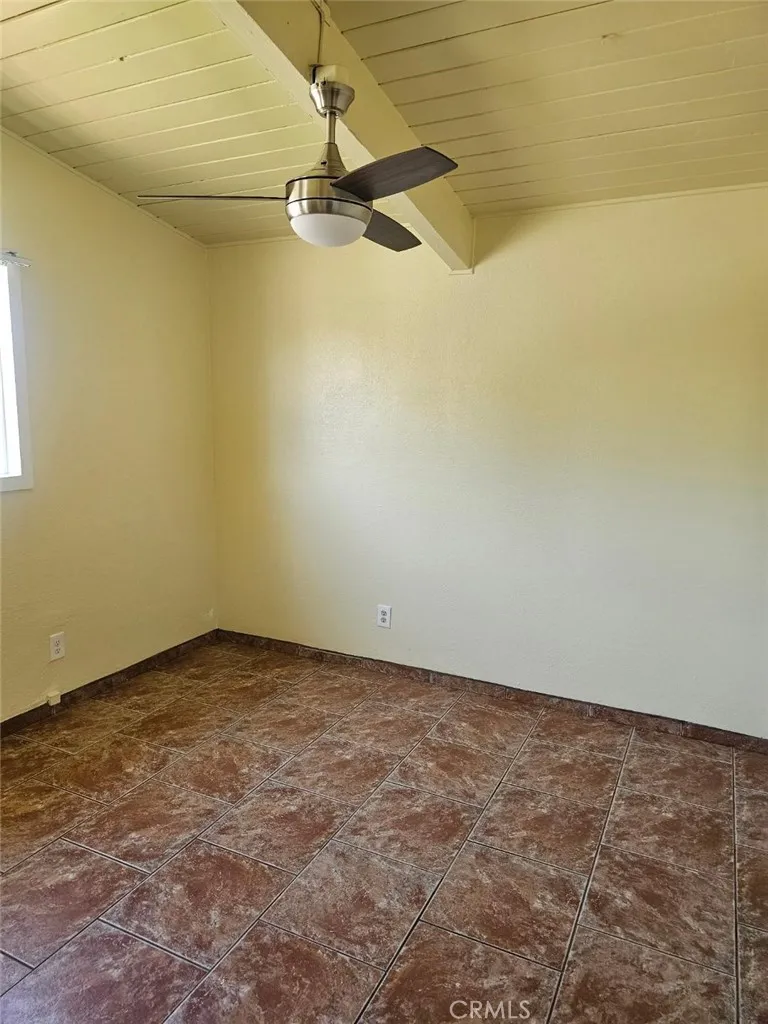 13084 Vaughn San Fernando, CA 91340