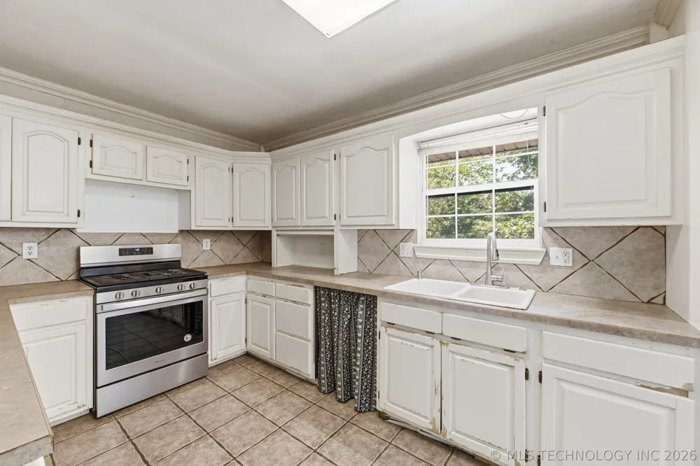13685 E Crestview Drive Claremore, OK 74019
