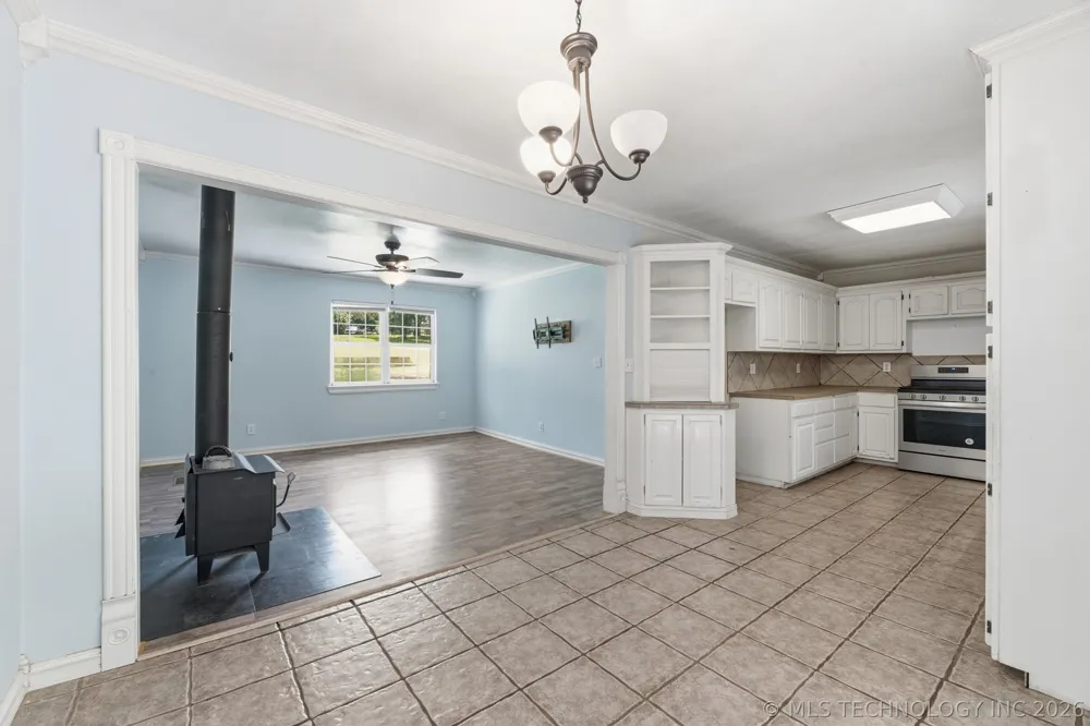 13685 E Crestview Drive Claremore, OK 74019