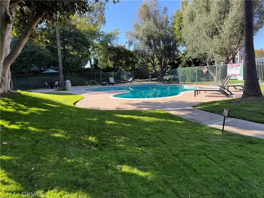 576 Bellflower Long Beach, CA 90814