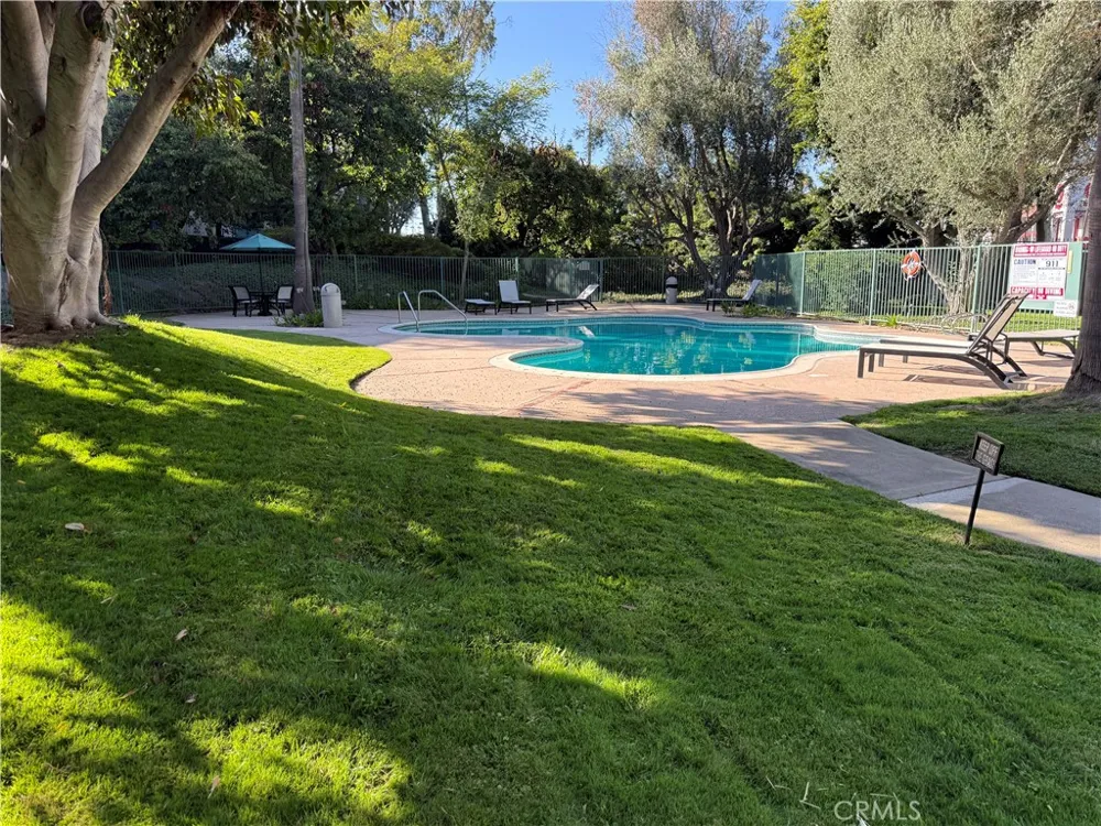576 Bellflower Long Beach, CA 90814