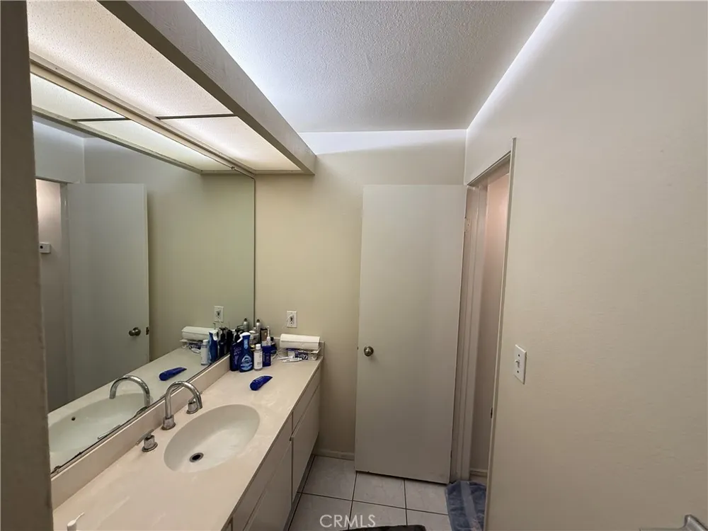 576 Bellflower Long Beach, CA 90814
