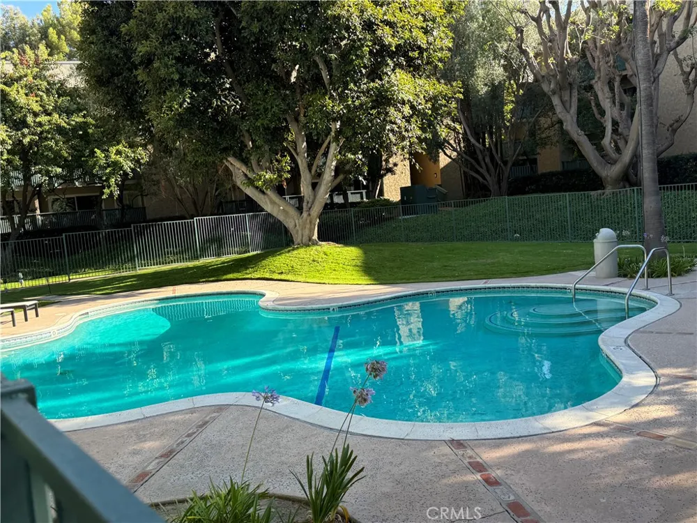 576 Bellflower Long Beach, CA 90814