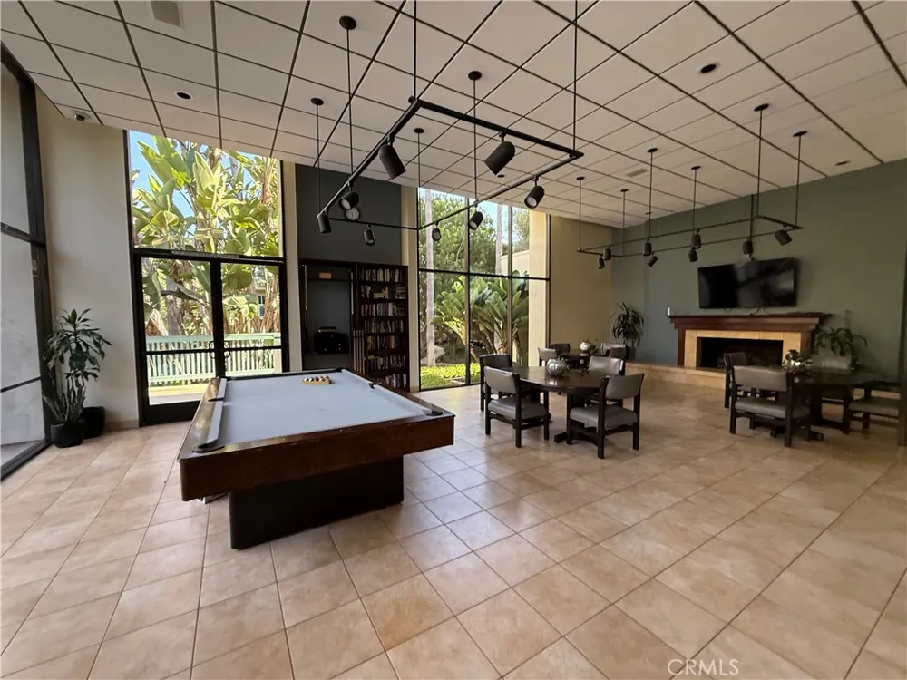 576 Bellflower Long Beach, CA 90814
