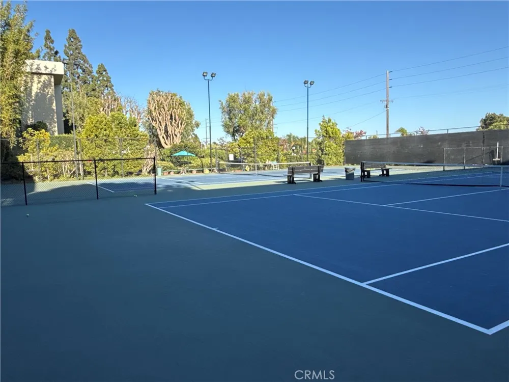 576 Bellflower Long Beach, CA 90814