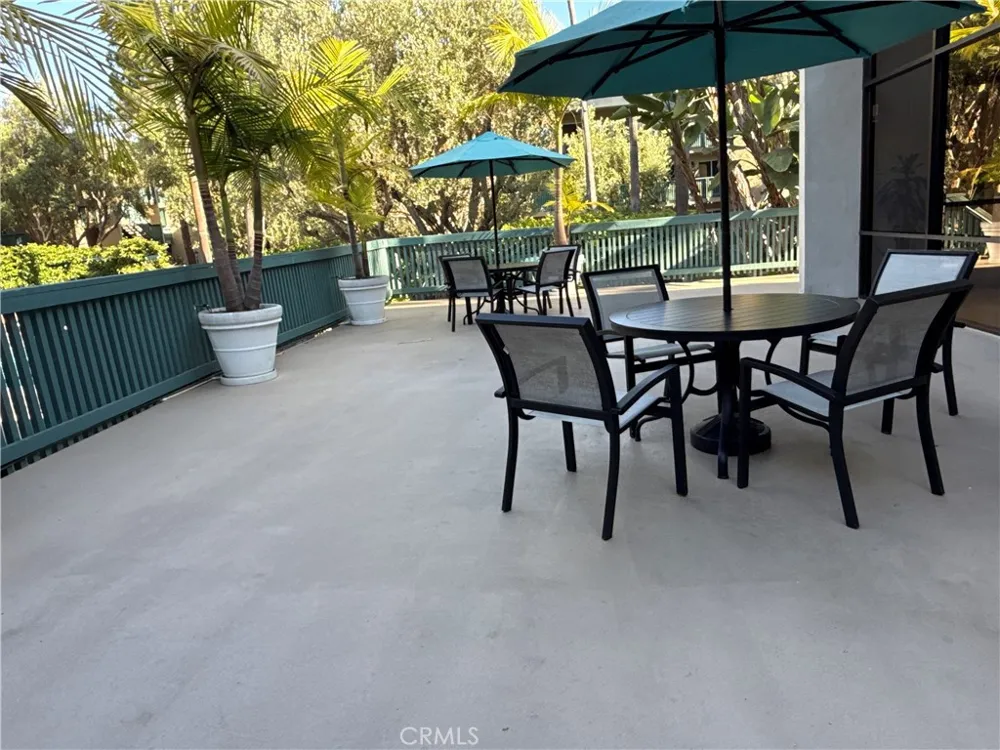 576 Bellflower Long Beach, CA 90814