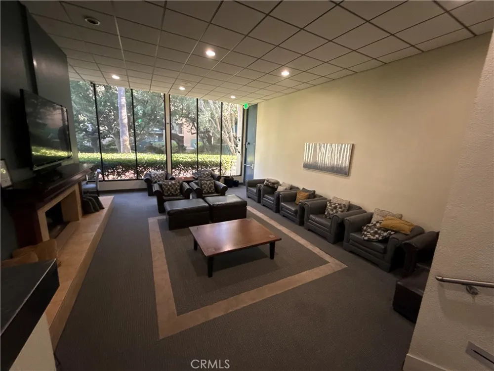 576 Bellflower Long Beach, CA 90814