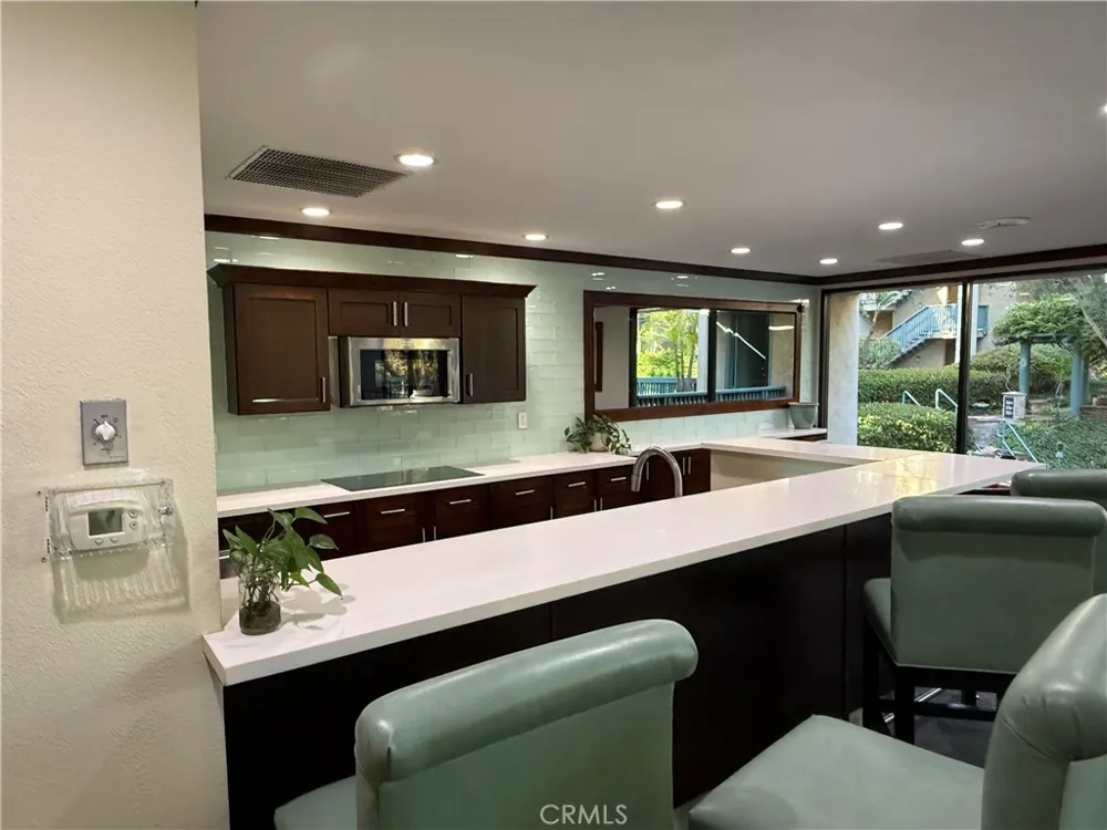 576 Bellflower Long Beach, CA 90814