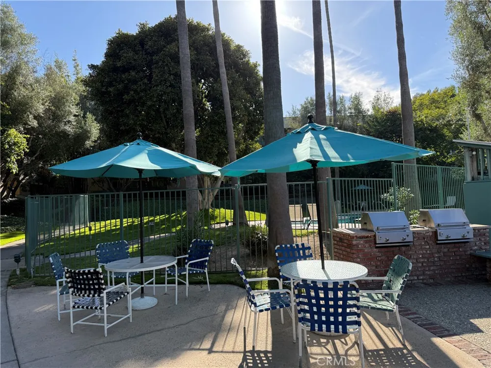 576 Bellflower Long Beach, CA 90814