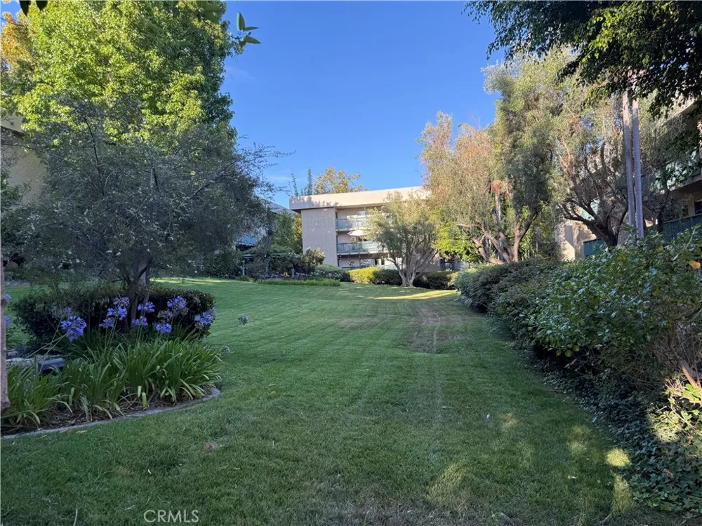576 Bellflower Long Beach, CA 90814